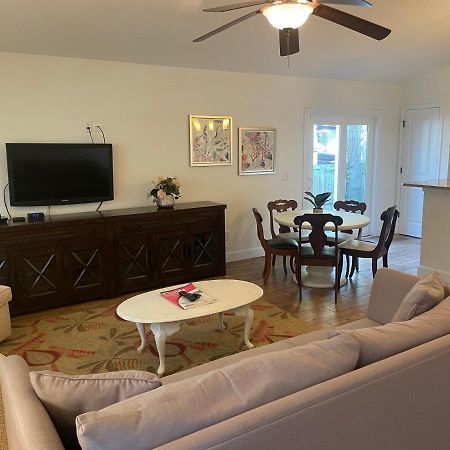 Modern, Upscale, And New Blue Bungalow In The Heart Of Downtown St Augustine 세인트어거스틴 외부 사진
