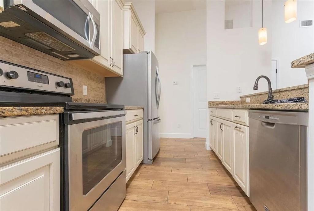 Modern, Upscale, And New Blue Bungalow In The Heart Of Downtown St Augustine 세인트어거스틴 외부 사진