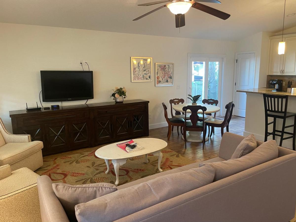 Modern, Upscale, And New Blue Bungalow In The Heart Of Downtown St Augustine 세인트어거스틴 외부 사진
